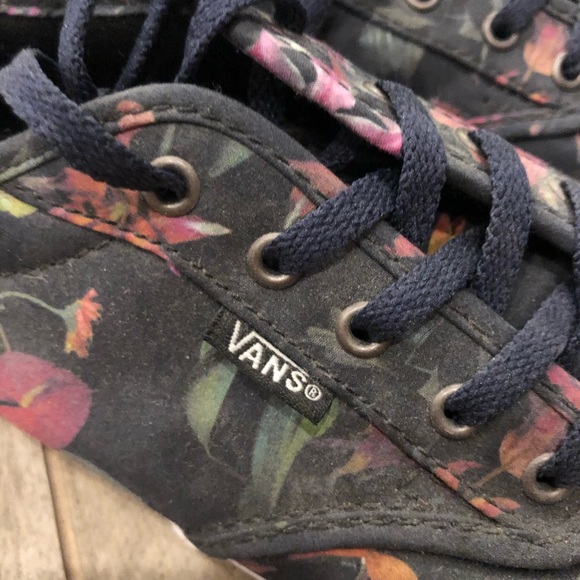 Vans - Picture 3 of 4